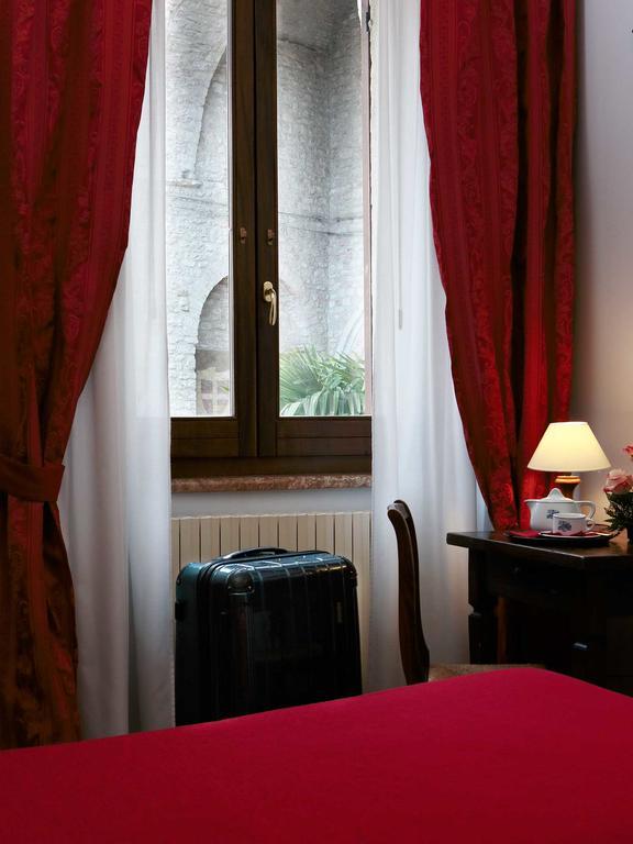 Hotel Windsor Savoia Ассизи Экстерьер фото