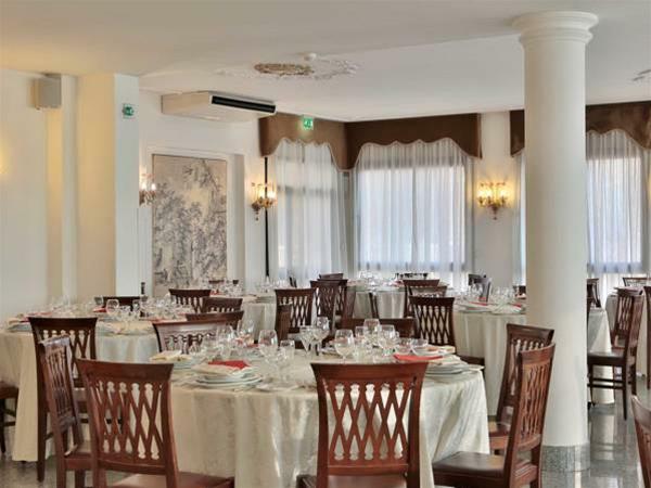 Hotel Windsor Savoia Ассизи Экстерьер фото